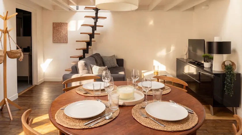 Cozy & Stylish – Close to Orléans Cathedral - Image 1