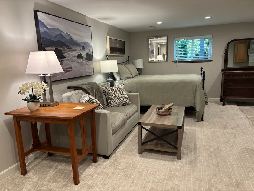 Portland Southwest Suite Stay - Image 1
