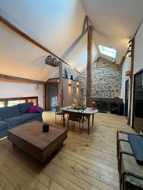 Tom’s Barn - Image 1