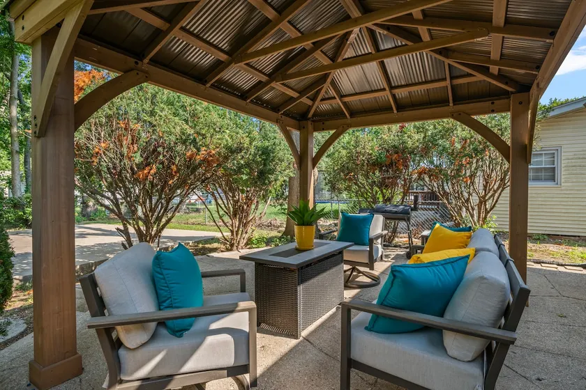 5BR Lake Springfield Oasis | Sleeps 15 | Fire Pit - Image 1