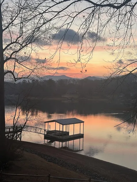 New listing w/ Premier Host! Lakefront private doc - Image 1