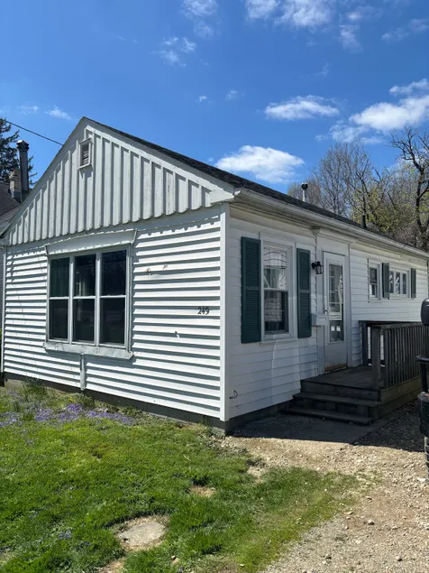 The Cottage on 13 - Image 1