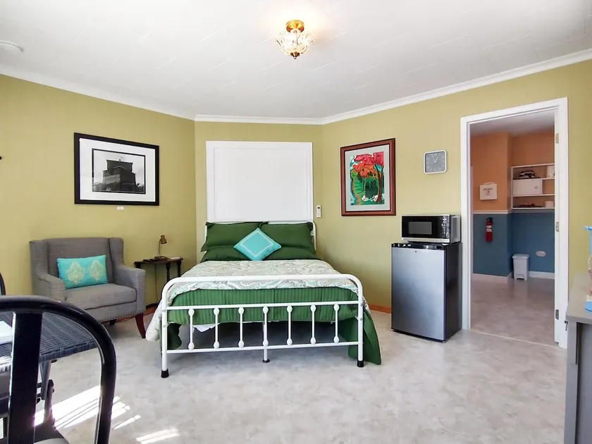 Baptiste Suite - Image 1