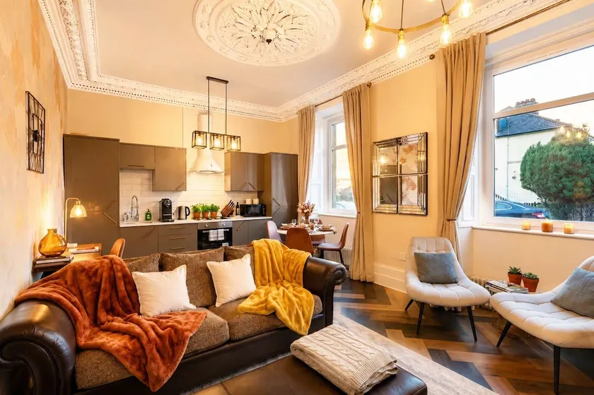 2BR with Free Parking Nr Edinburgh & Dalhousie Castle - Image 1