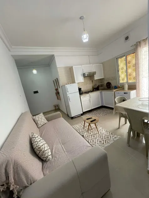 Fully furnished studio apartment for 2 to 4 people - Image 1