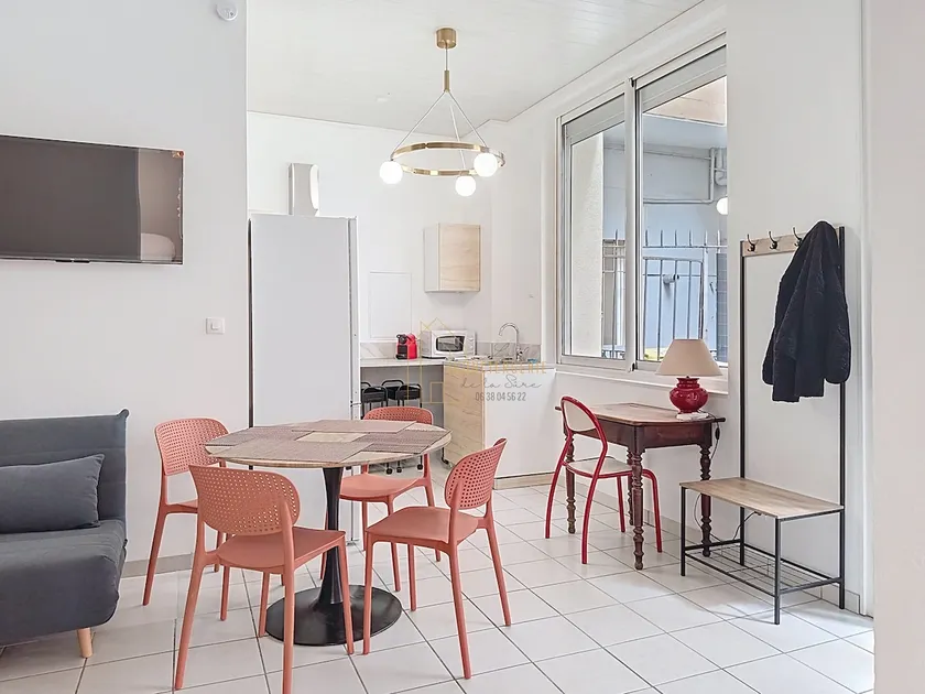 Le PATIO, air-conditioned, private courtyard, downtown - Image 1