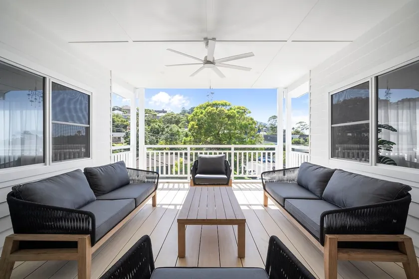 The Break - White House by the Sea - Image 1