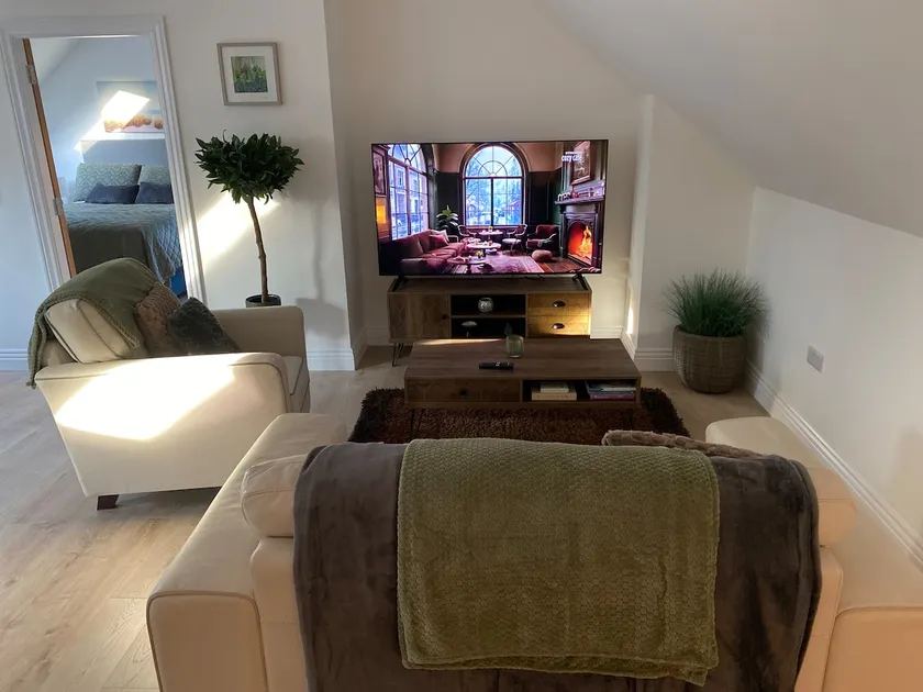The Stables Apartment - Image 1