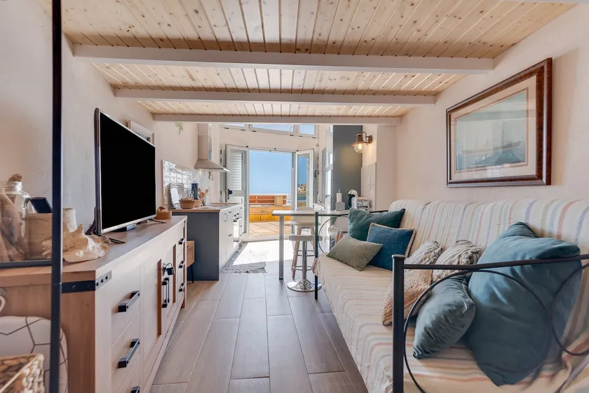 Home2Book El Camarote Seafront Retreat in Arinaga - Image 1
