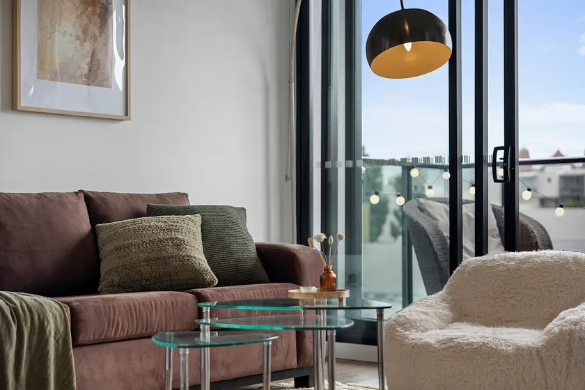 Cozy Urban Haven | Pool + Parking @BNE Showgrounds - Image 1