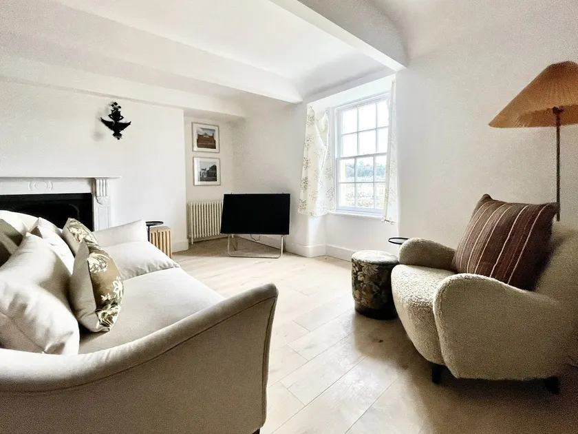 Pulteney Road Apartment - Image 1