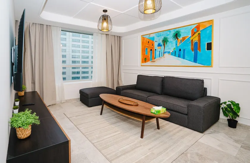 Hilton Home Retreat - Image 1