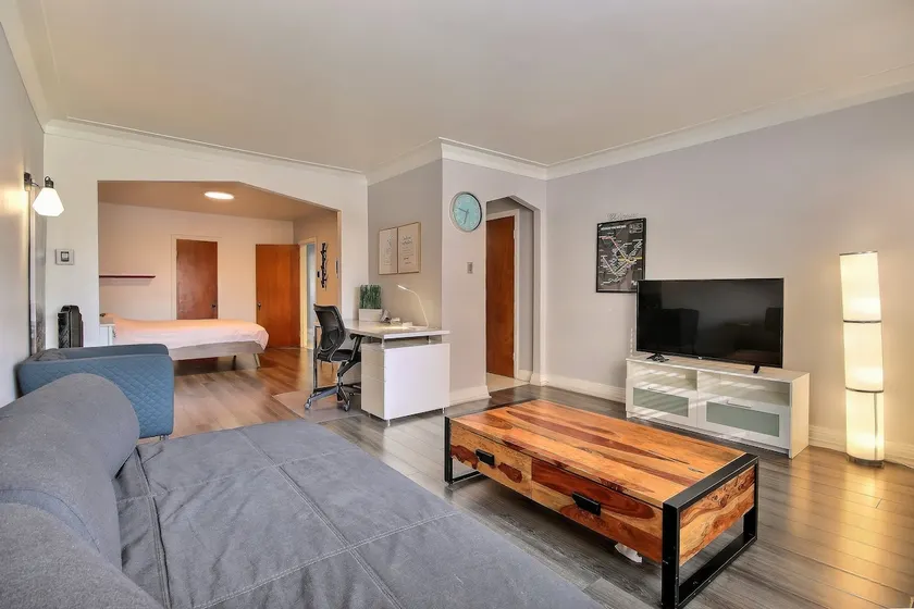 Free private parking, Cozy 1BR, 1 min from subway - Image 1