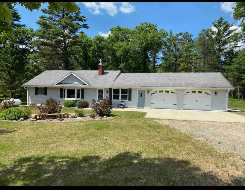 Hot Tub, Close to Lake & ATV, Biking, & Ski Trails - Image 1