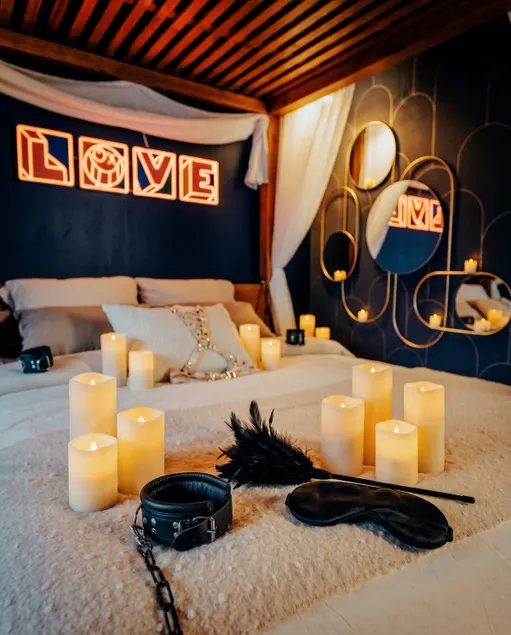 L'Eure de Luxure Loveroom Suite in Normandy - Image 1