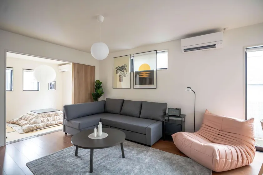 Bright 4BR Home in Ozu Sleeps 11 by Restavio - Image 1