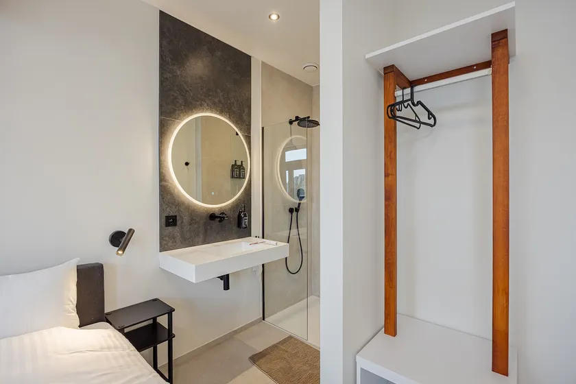 Gîte-Private Bathroom - Image 1