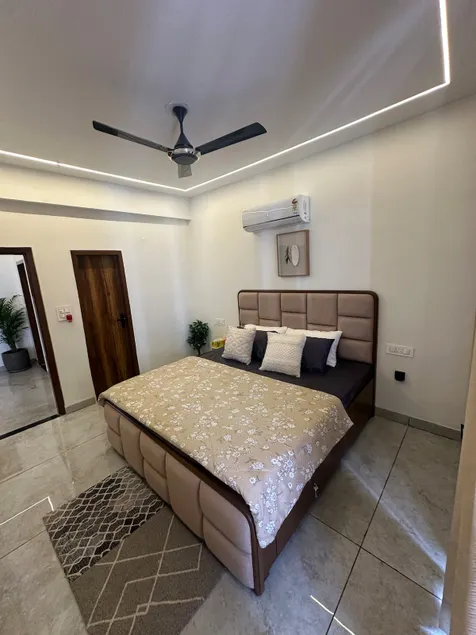 Luxury 2BHK | Self Check-In | Free Parking - Image 1