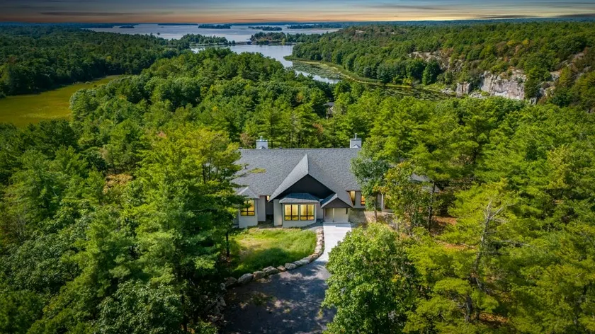 5BR Nature Retreat w/ Patio, Fireplace & BBQ - Image 1