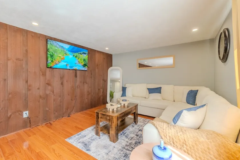 3 Bd/1bath/nearby Tufts/Free Parking - Image 1