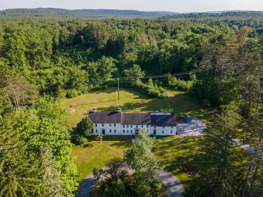 Grand Country Estate With Modern Comforts - Image 1