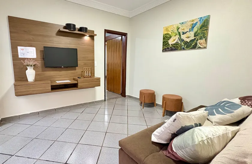2 Bedroom Apartment in front of Hospital Presbiteriano Dr Gordon - Image 1