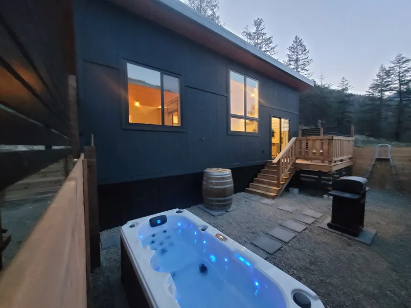 Sauna + Hot Tub + Cold Plunge + Nature Views - Image 1
