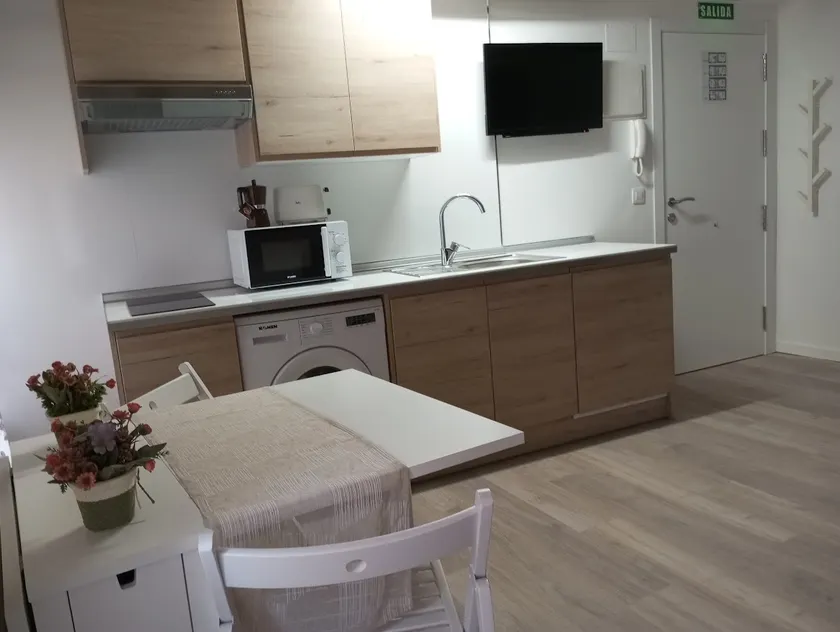 Martin and Marivi's Apartments, Rustic Studio - Image 1