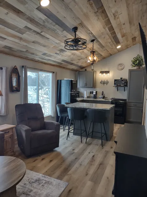 Lake Alice Lodging -The Musky Lodge - Image 1