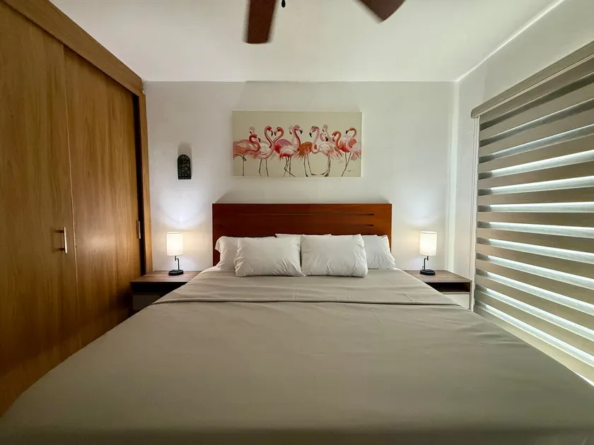 3BR House • Pool, BBQ, King Suite • 7 min Beach - Image 1
