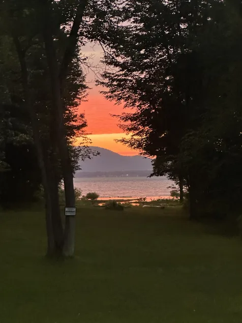Lake Front Oasis/ Private Beach/ Epic Sunsets - Image 1