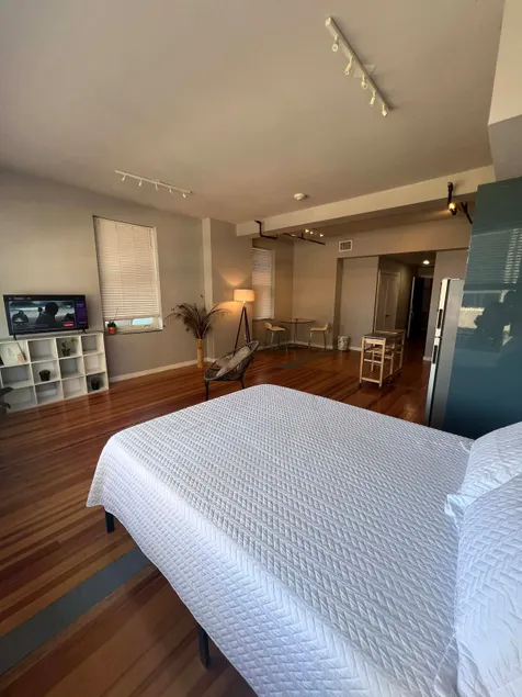 Downtown Loft | Walk to Restaurants & Nightlife - Image 1