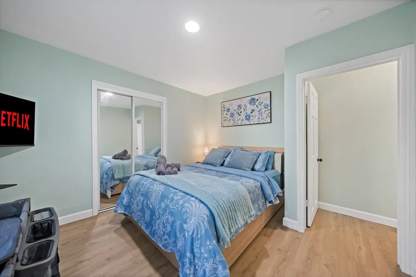 Mint-Green 2BR Oasis | mins to Rose Bowel&Old Town - Image 1