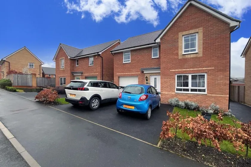 Sheffield Boutique 4-Bed Home - Image 1