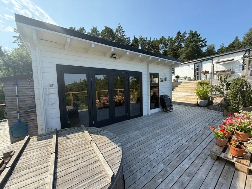 Guest Cottage by the Sea * Sauna & Hot Tub - Image 1
