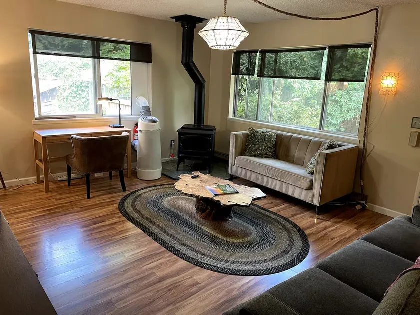 Springwater Retreat: Relax in quit comfort - Image 1