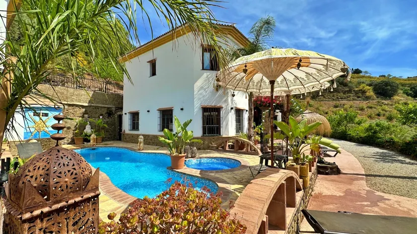 Padre Sol Yoga Retreat Center Málaga by AndaraHolidays - Image 1