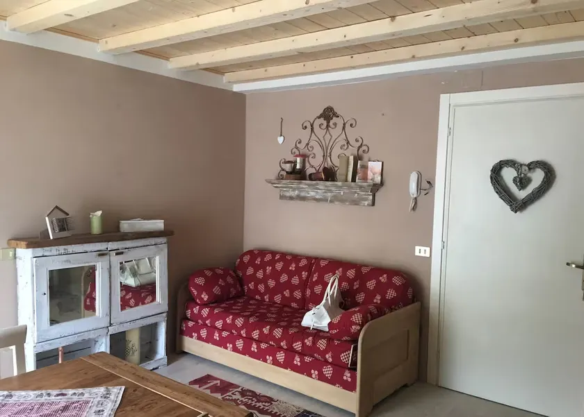 Apartment in Ponte di Legno with a garden, just a stone's throw from downtown - Image 1