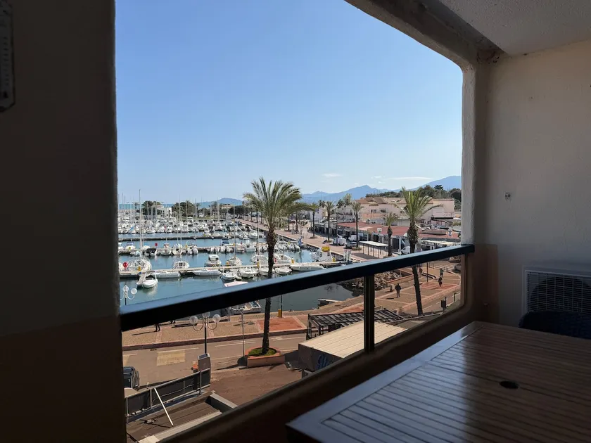Cozy Roussillon – Breathtaking Harbor & Sea Views - Image 1