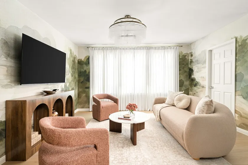Resort-Style•4BR Ensuite•Pool/Spa•Bridal Prep Room - Image 1