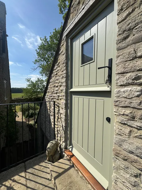Cotswolds Studio Retreat – Walk to Bibury - Image 1