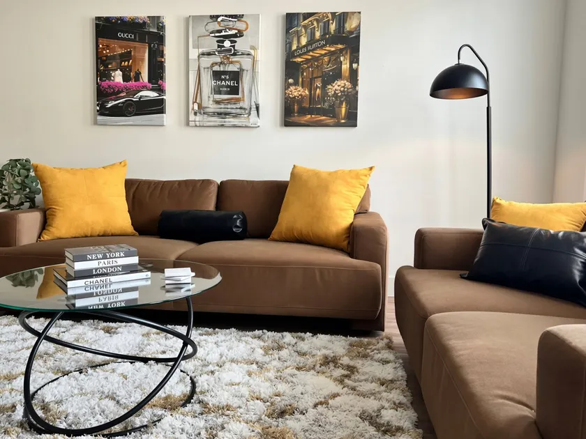 Luxurious 1 bedroom at Legacy West! - Image 1