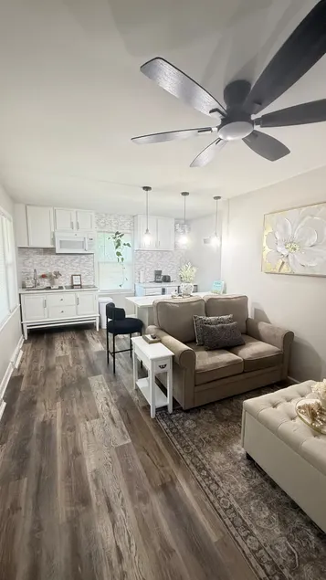 Couples Nest - Image 1