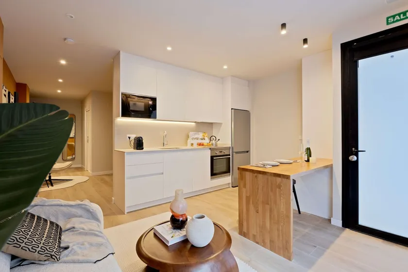 SariStays Valencia Urban Chic Loft - Image 1