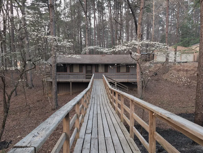 Lake Ouachita Bunkhouse - Image 1