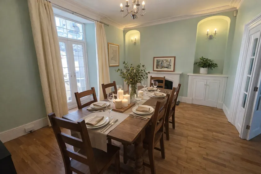 Large 5 Bedroom Home, Town Centre, Bike Park Wales - Image 1