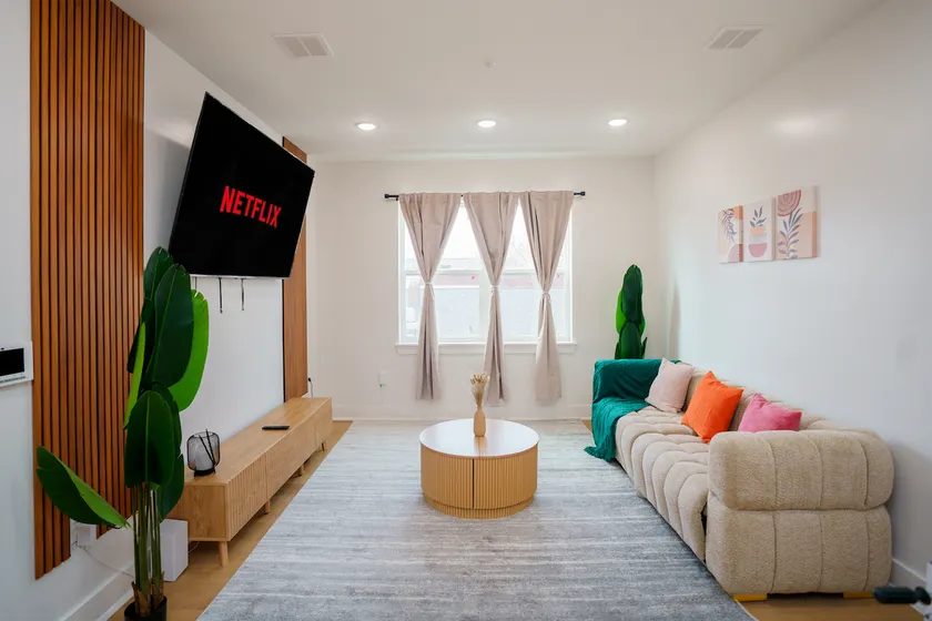 Rooftop + Arcade | 30 min to NYC | Free Parking - Image 1