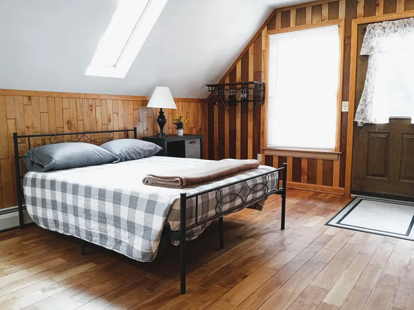 Quaint Country Suite (updated) - Image 1