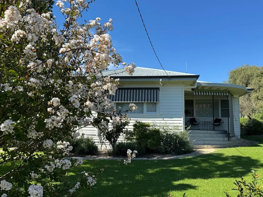 Poppy's in Corryong - luxury short stay retreat - Image 1