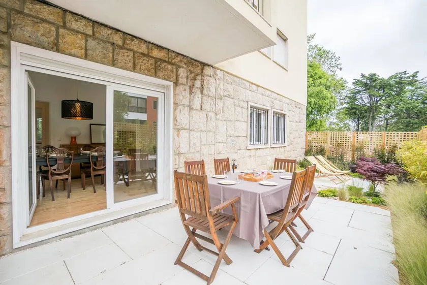 Cascais Downtown Apartment With Sea View - Image 1